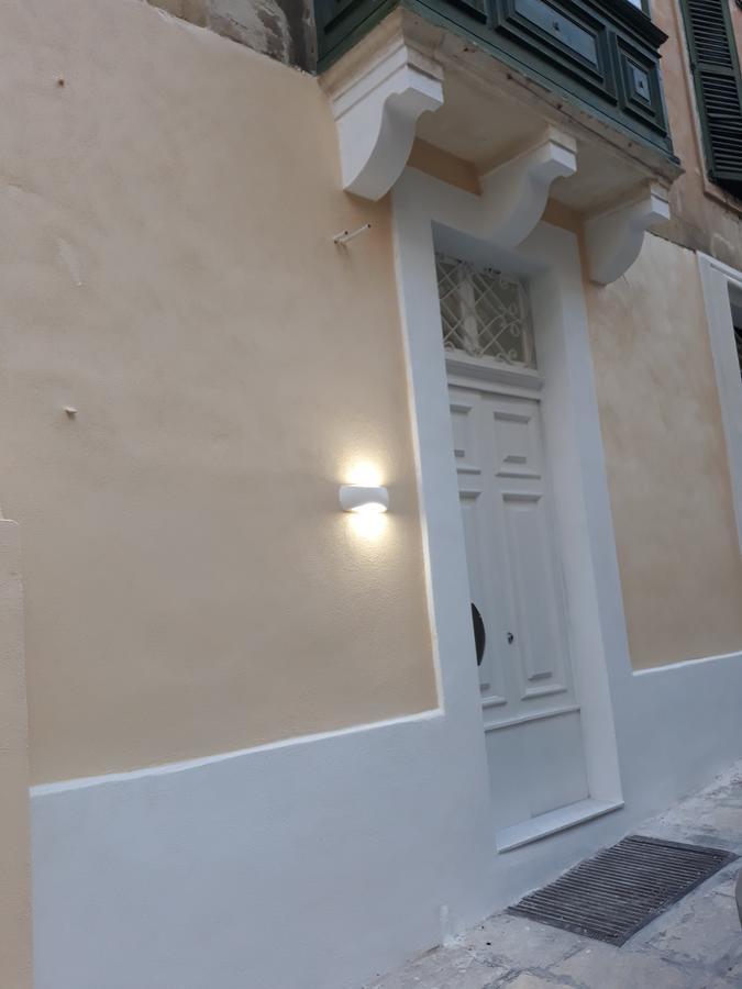 Door Eight Floriana Exterior foto